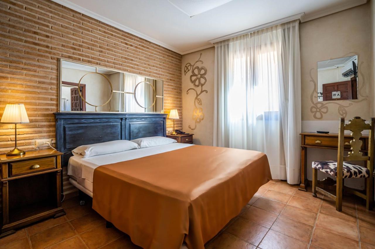 Yit Puerta Bisagra Hotel Toledo Exterior photo